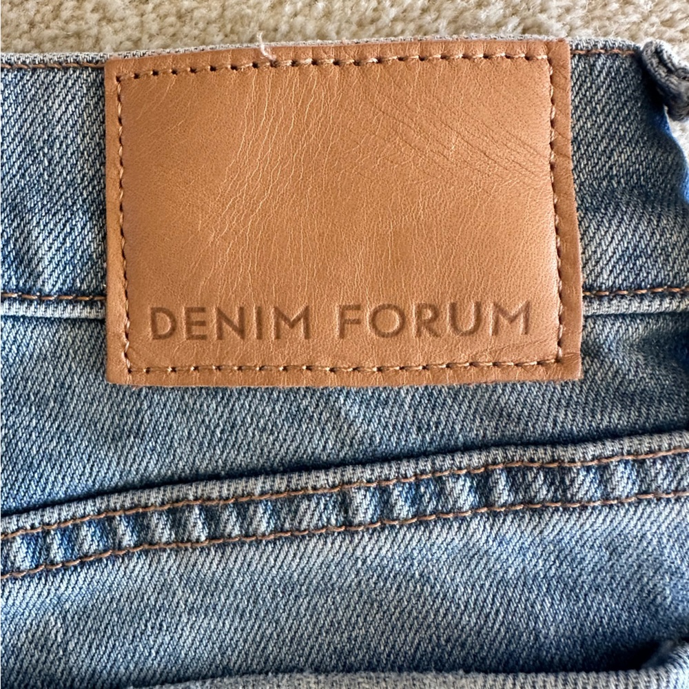 Aritzia Denim Forum The 90's Sculpt Mid-rise Straight Jean | Size 26 - Picture 13 of 14